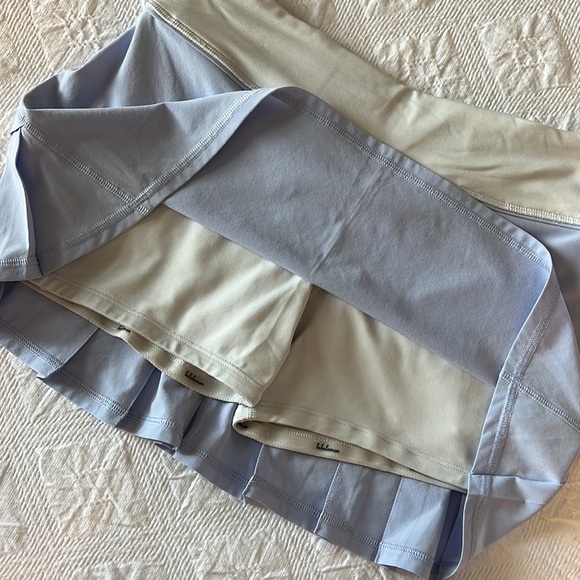 Lululemon 12” Pleated Tennis Skirt - Picture 4 of 4